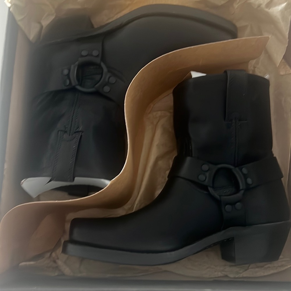 Frye Women’s Harness 8R boots NIB 9.5M